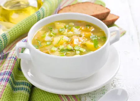 Bouillon de ravioles aux petits légumes