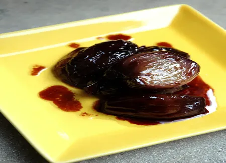 Echalotes confites au vin rouge