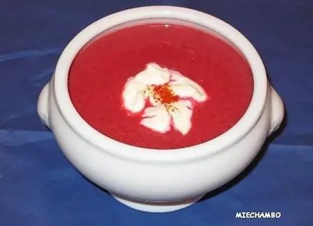 Soupe aux bettraves rouges