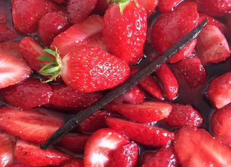 Fraises au vin rouge