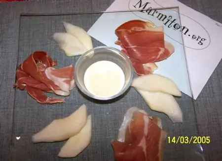 Chiffonnade de jambon poire et roquefort