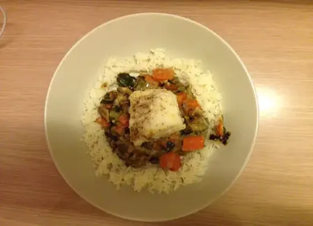 Lotte mijotée au curry de légumes