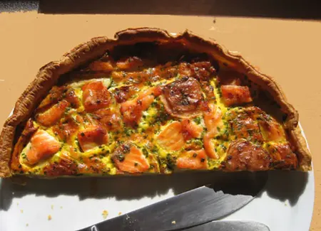 Quiche au saumon frais et à la courgette
