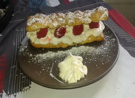 Eclair chantilly - framboise