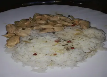 Poulet à la fleur d'hibiscus séchée