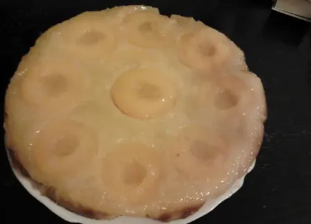 Gâteau renversé aux pêches