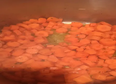 Carottes à la crème parfumées au thym