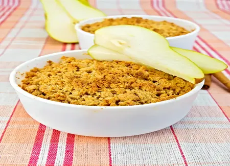 Tarte crumble aux poires et amandes