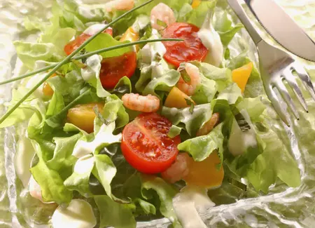 Salade de crevettes aux pêches (recette légère)
