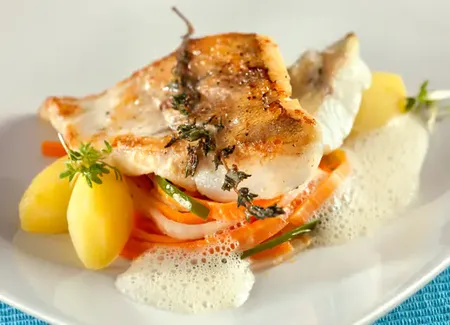 Julienne de légumes et poisson blanc