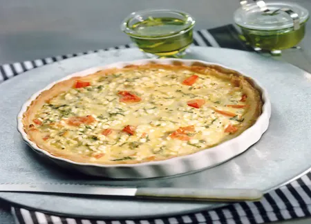 Quiche grecque: poivrons basilic feta ou chèvre frais