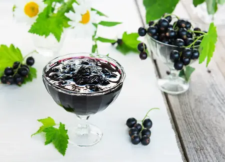 Confiture de cassis à la rhubarbe