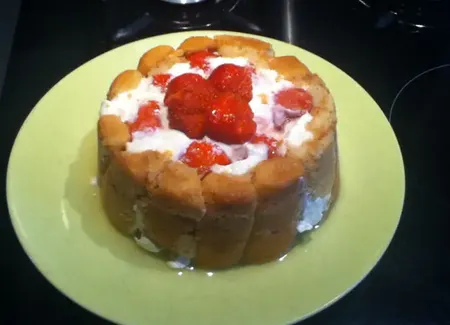 Charlotte aux fraises légère de nina