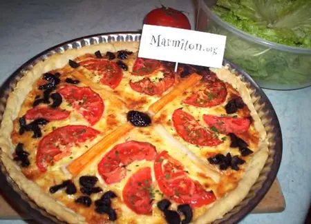 Tarte au surimi, à la tomate et au comté