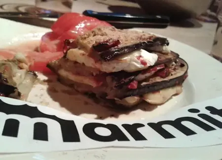 Lasagnes d'aubergines tomates et chèvre frais