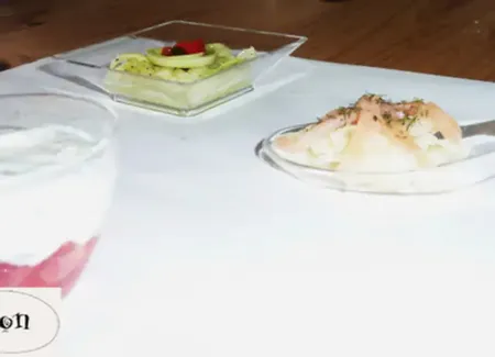 Verrines d'elise : tomates tzatziki, courgettes-poivron et radis noir saumon fumé