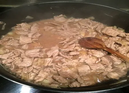 Sauté de boeuf aux nouilles (asiatique)