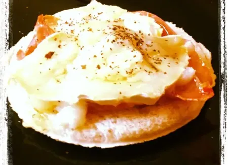 Tartines chaudes au chèvre et coppa