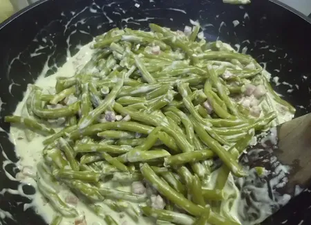 Haricots verts à la crème ail et fines herbes