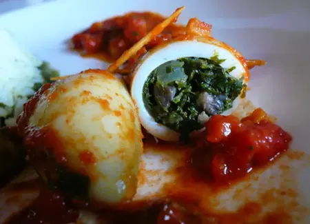 Calamars farcis aux épinards et sauce tomate