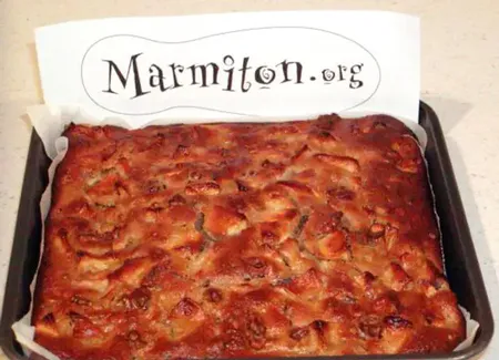 Gâteau aux pommes et aux noix
