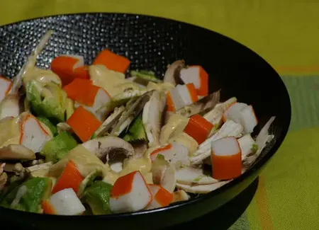 Salade avocat et surimi