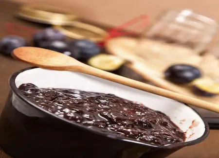 Confiture de prunes aux clous de girofle