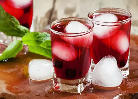 Cocktail bacardi, grenadine, citron