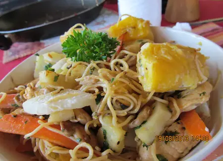 Emincé de poulet aux bananes poingo et ignames