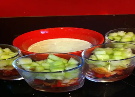 Verrine tricolore - croûton poivron concombre