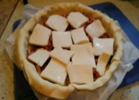 Tarte oignons, lardons, raclette
