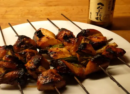 Poulet yakitori (japonais)