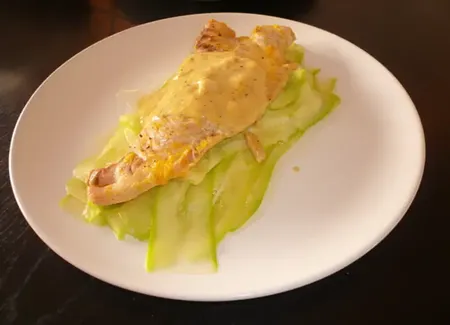 Perche aux tagliatelles de courgette et à l'orange