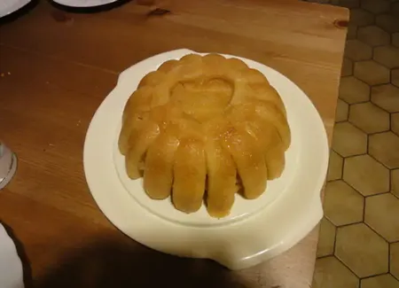 Charlotte aux pommes caramélisée