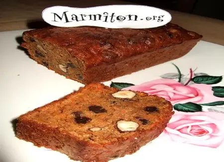 Gâteau aux carottes (noisettes, raisins secs, gingembre et cannelle)