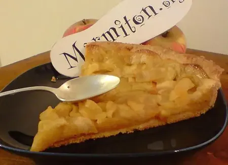 Tarte d'automne aux pétales de pommes confits et à l'orange