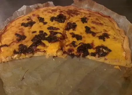 Tarte courge (ou potimarron) aux oignons caramélisés