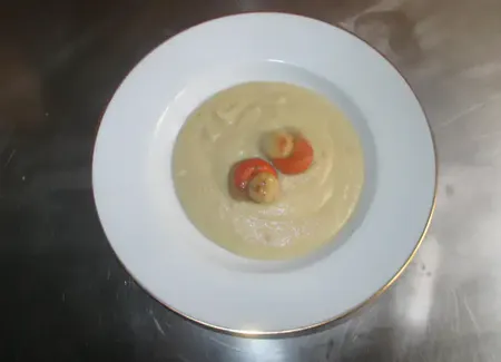 Velouté de choux fleur aux saint-jacques