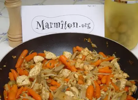 Poulet sauté au soja et carottes