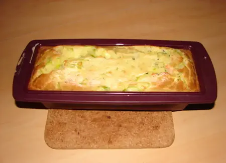 Cake au saumon, courgettes et ricotta