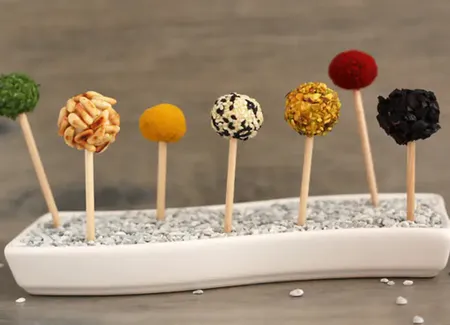 Billes de chèvre aux raisins et pistaches