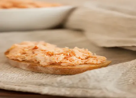 Rillettes de saumon au chablis