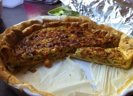 Tarte aux petits légumes et crevettes