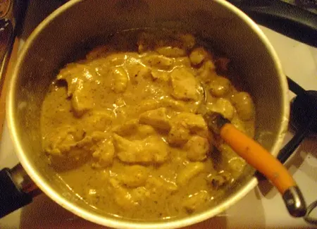 Poulet et gnocchi au pesto et à la crème