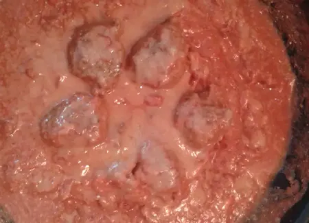 Sot-l'y-laisse de dinde à la sauce tomate