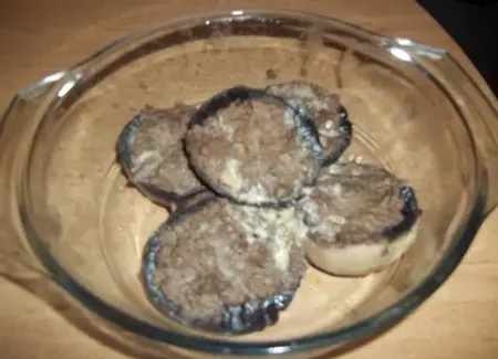 Champignons farcis au jambon et au parmesan