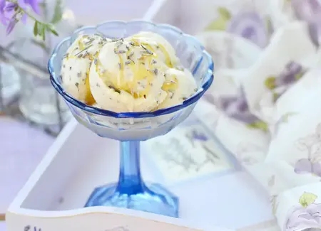 Glace à la lavande
