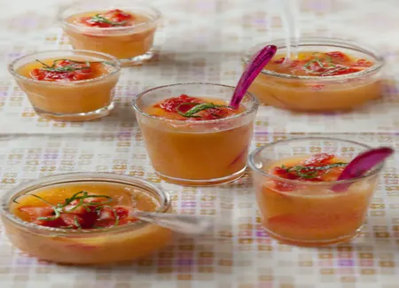 Ramequins de melon et fraises à l'anisette