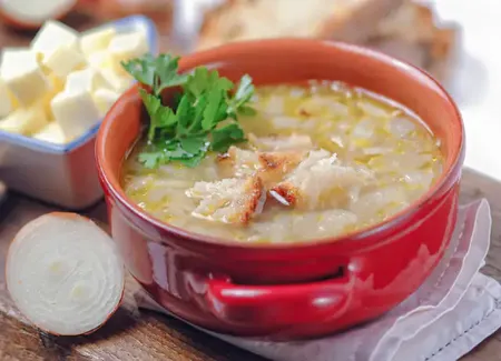 Soupe aux oignons
