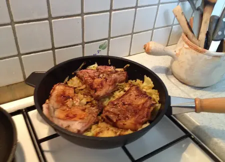 Côtes de porc au poivre et au chou